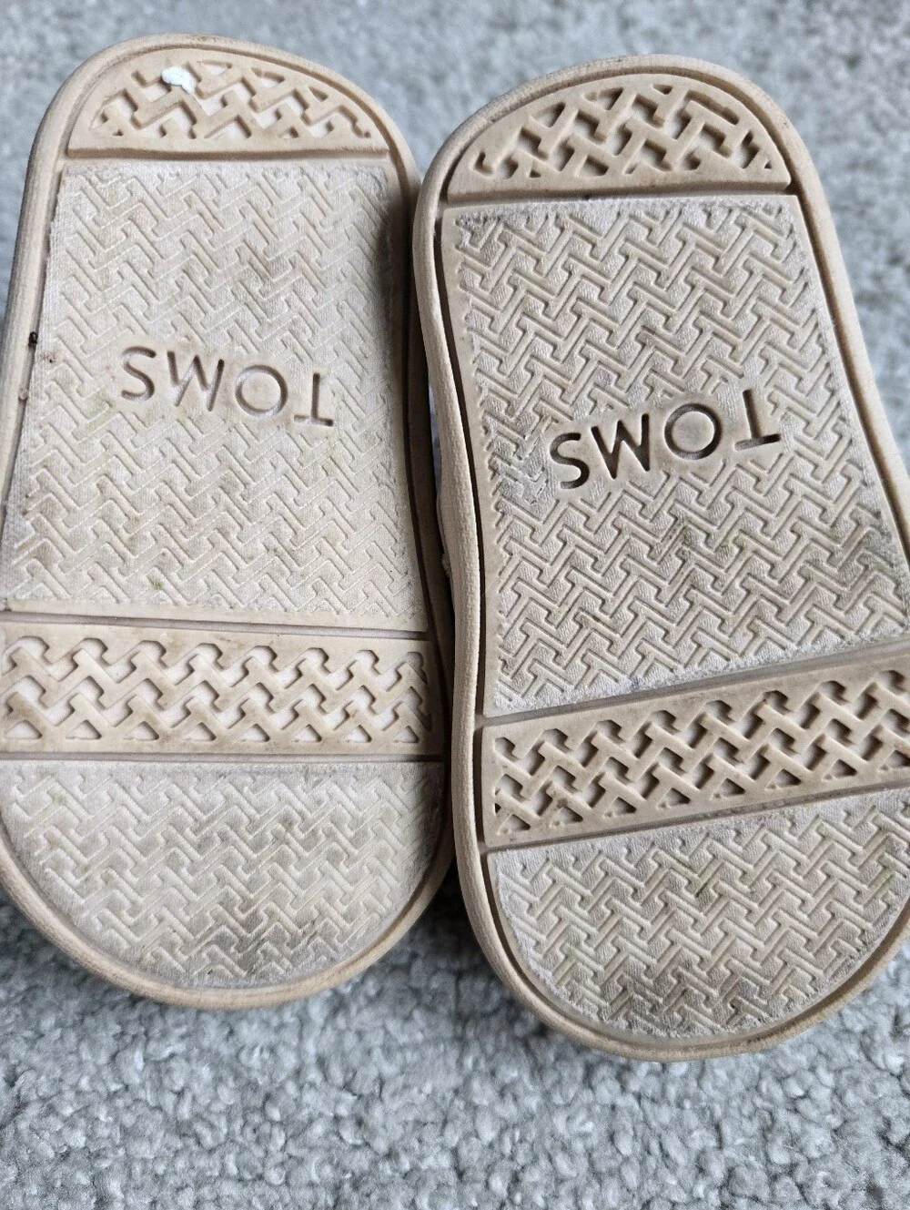 Toms cute slip